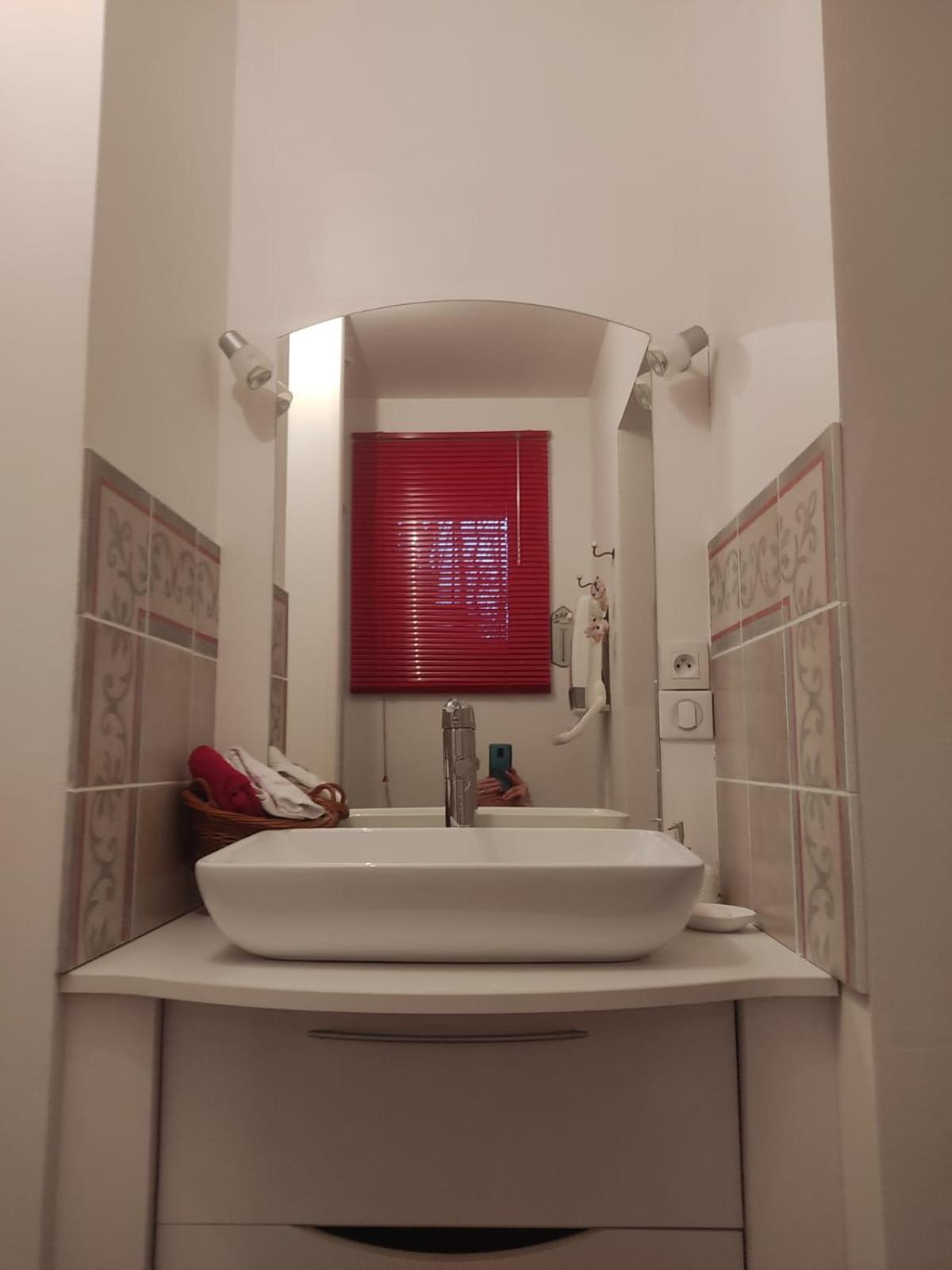 La Frenaie Bed & Breakfast Saint-Cyr-sur-le-Rhone Ngoại thất bức ảnh